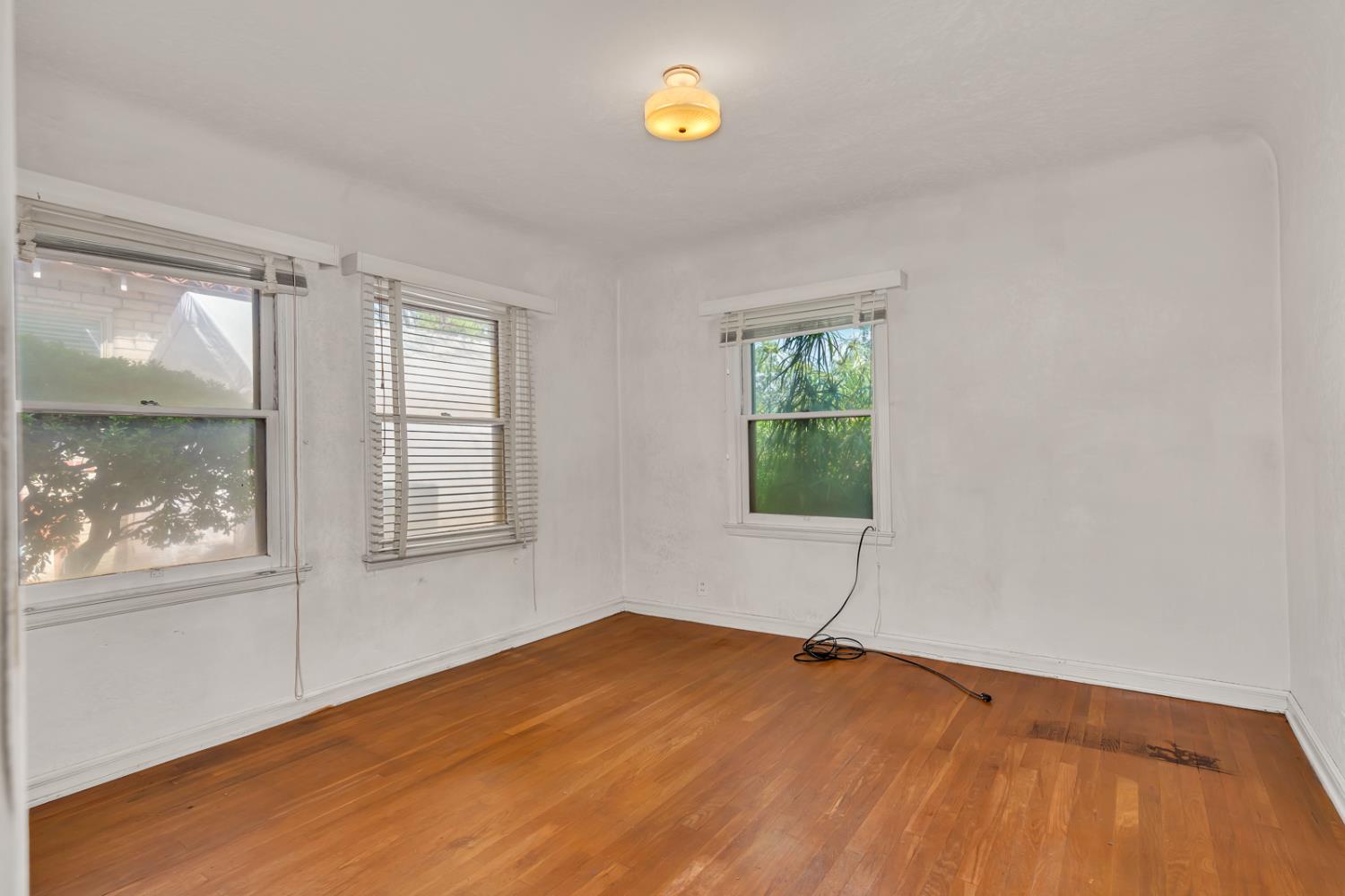 500 N G St, Madera, CA 93637