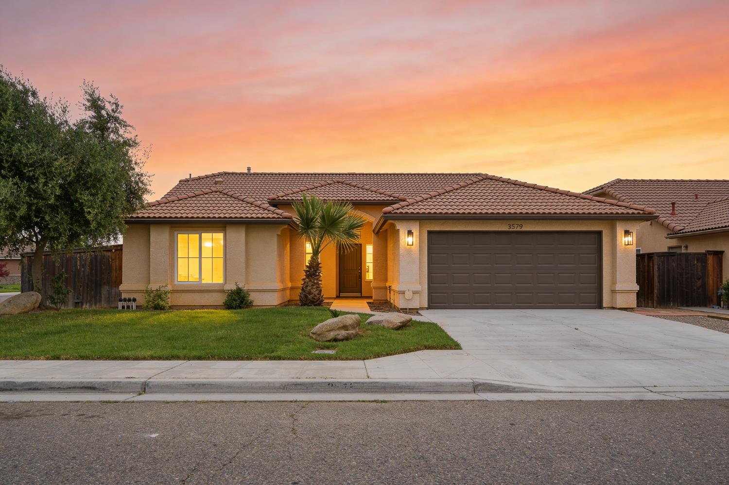 3579 Marina Dr, Madera, CA 93637