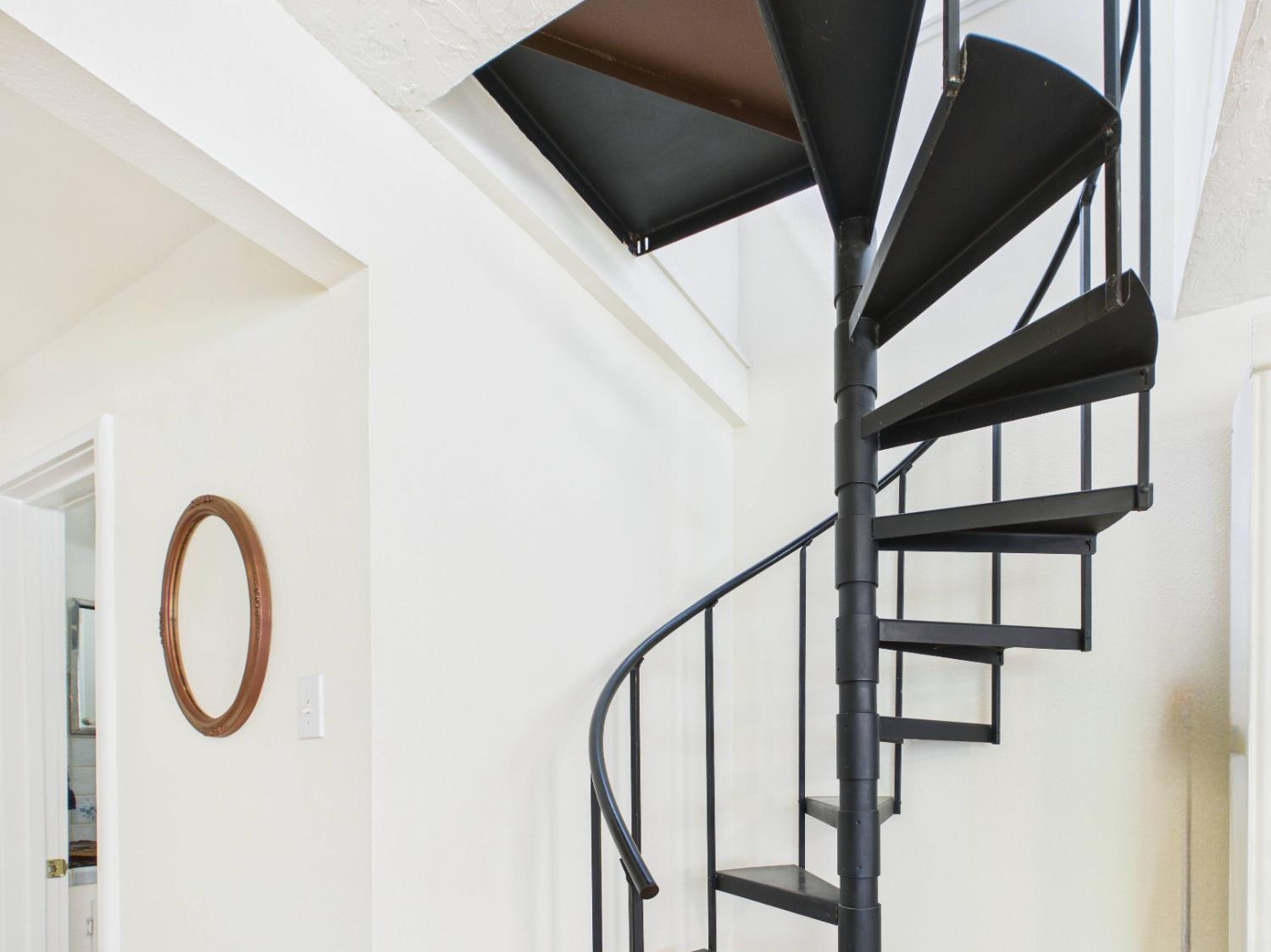 37777 China Creek Rd, Oakhurst, CA 93644