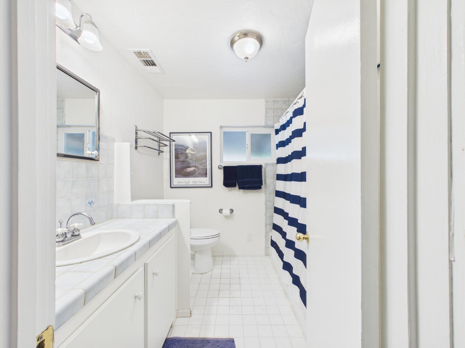 37777 China Creek Rd, Oakhurst, CA 93644