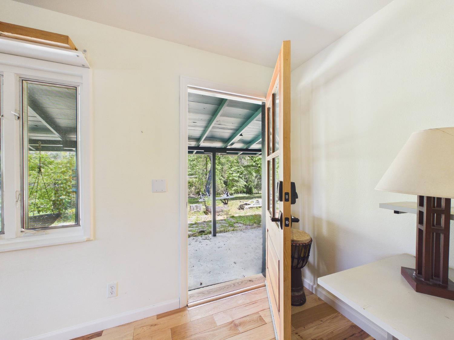 37777 China Creek Rd, Oakhurst, CA 93644