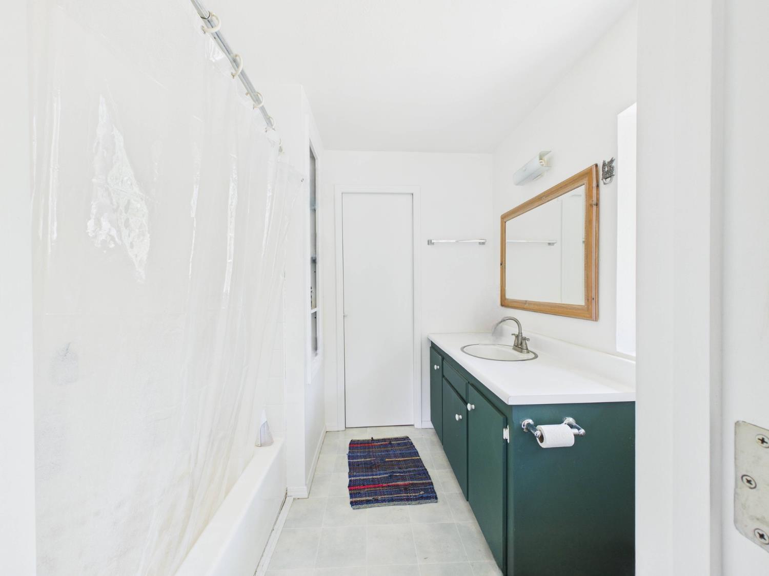 37777 China Creek Rd, Oakhurst, CA 93644