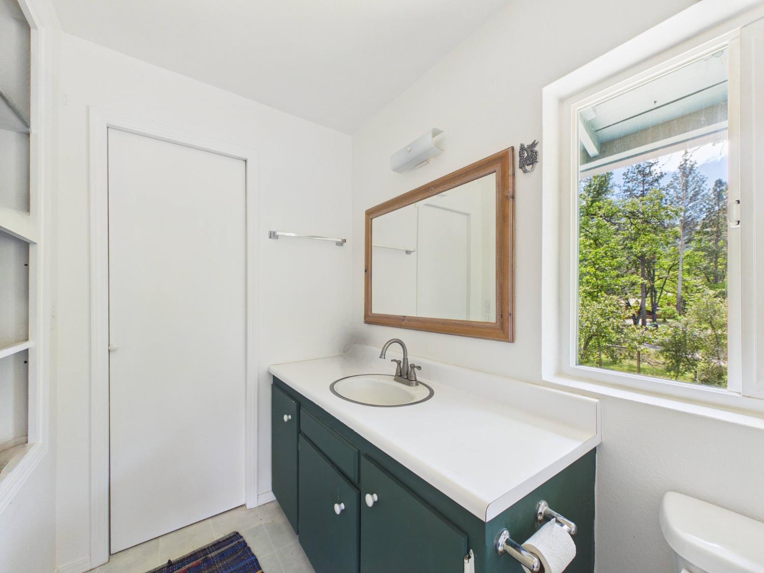 37777 China Creek Rd, Oakhurst, CA 93644