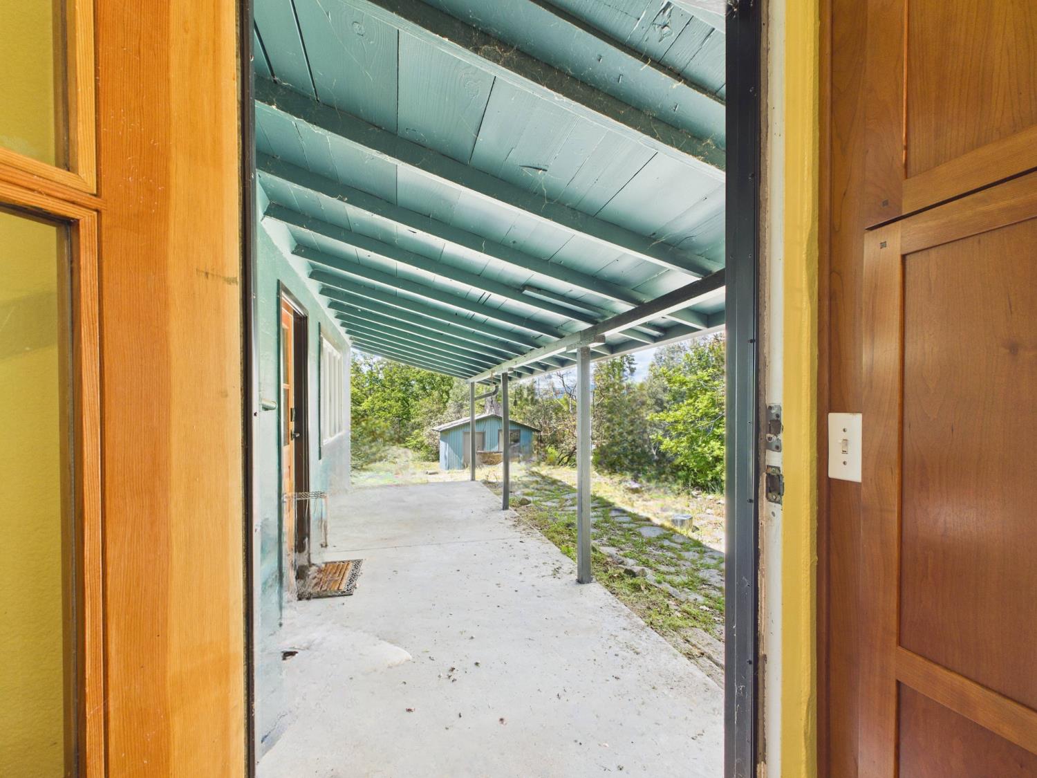 37777 China Creek Rd, Oakhurst, CA 93644