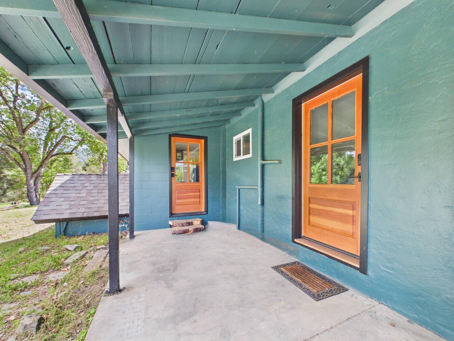 37777 China Creek Rd, Oakhurst, CA 93644