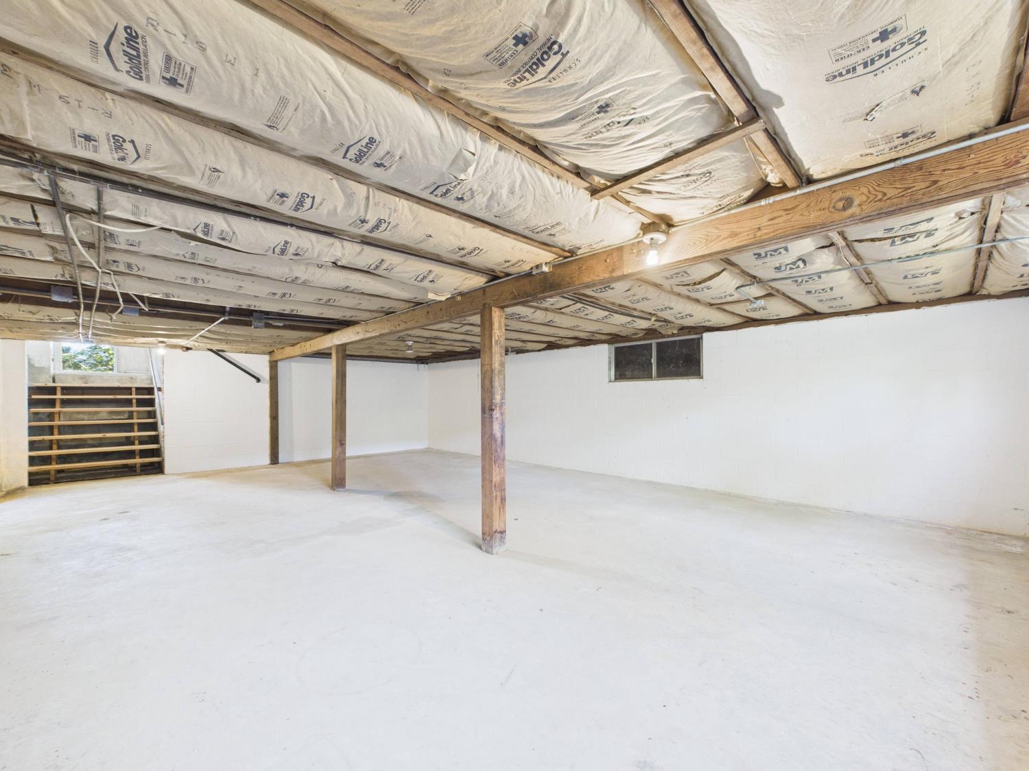 37777 China Creek Rd, Oakhurst, CA 93644