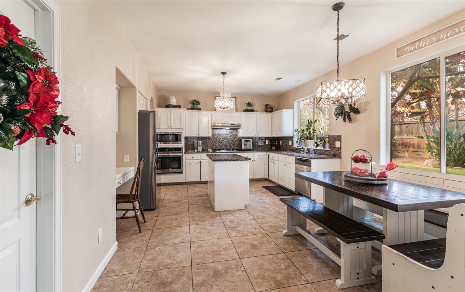 2170 W Beechwood Ave, Fresno, CA 93711