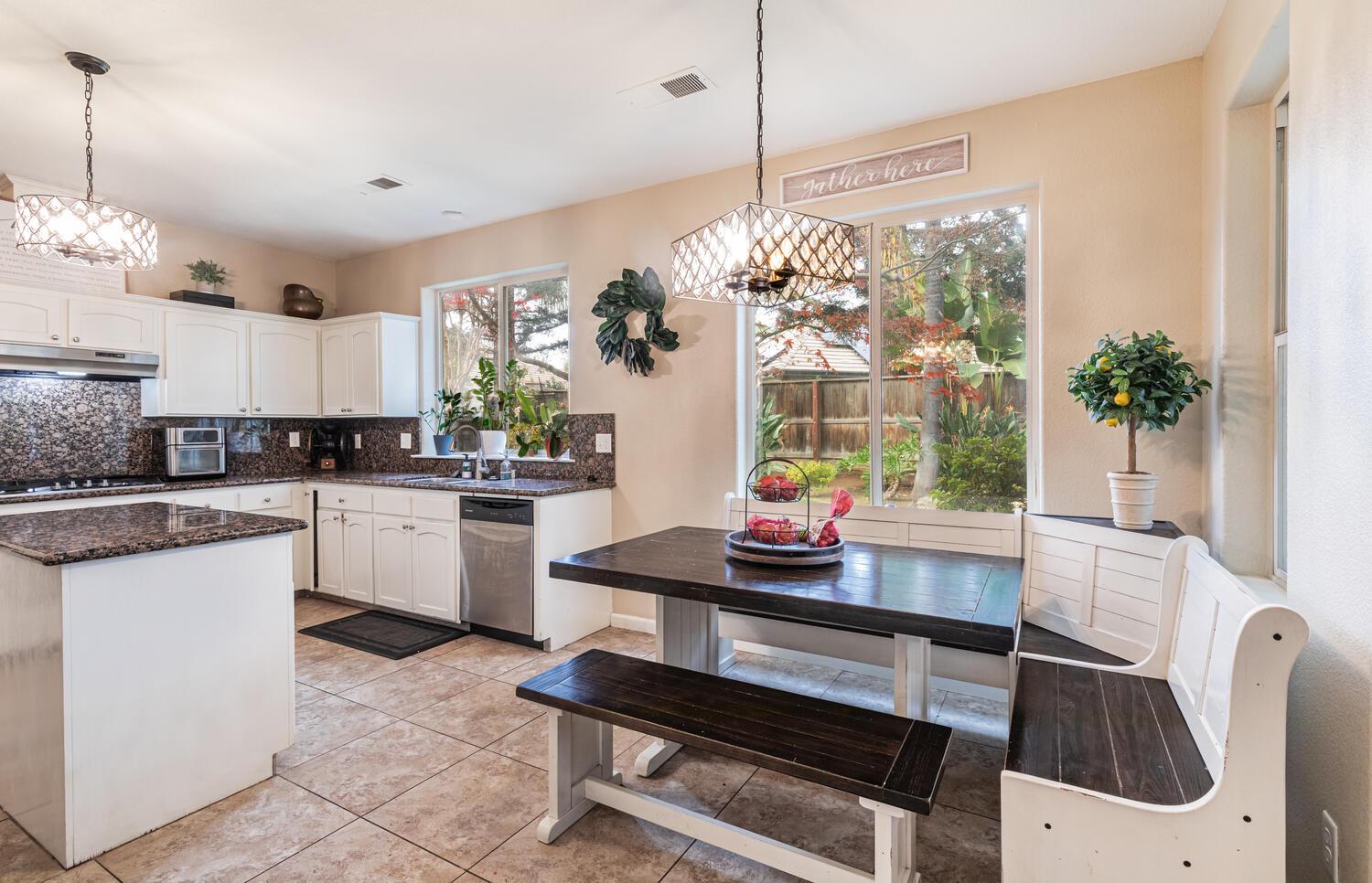 2170 W Beechwood Ave, Fresno, CA 93711