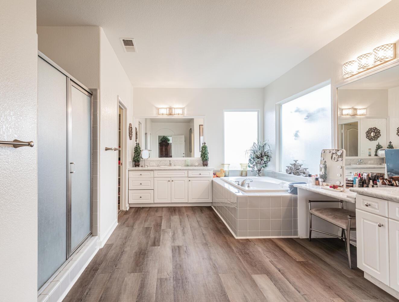 2170 W Beechwood Ave, Fresno, CA 93711