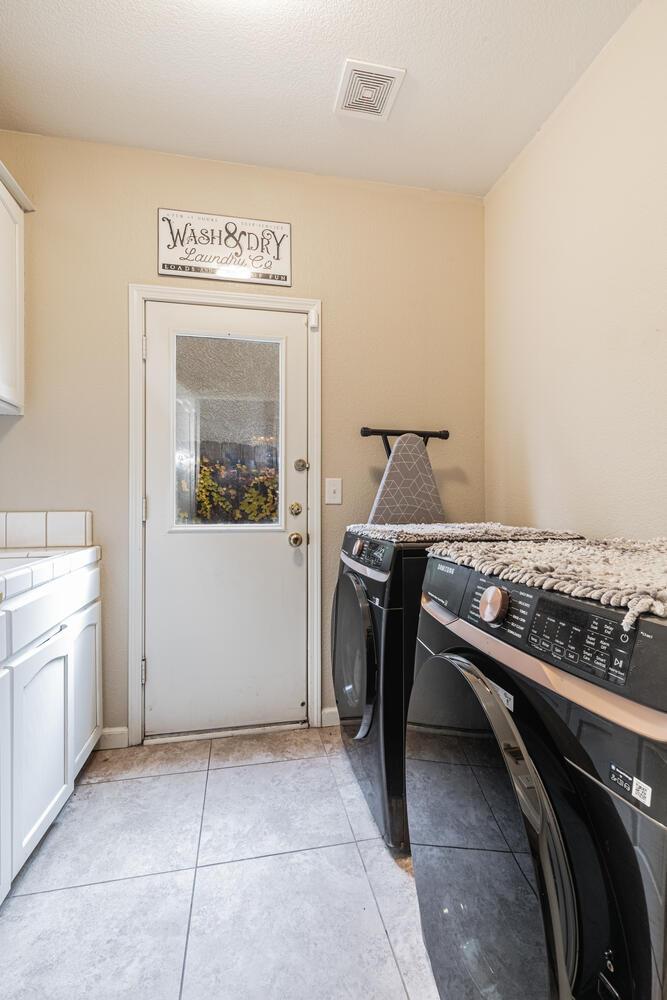 2170 W Beechwood Ave, Fresno, CA 93711