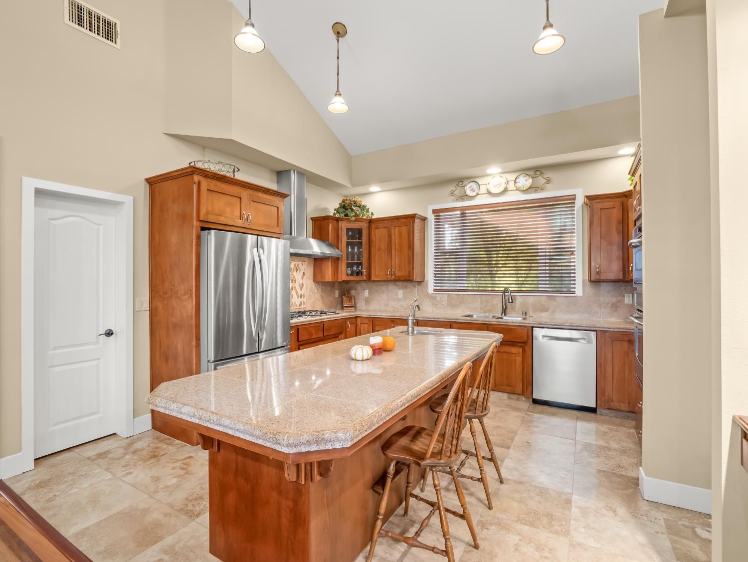 16787 Paula Rd, Madera, CA 93636