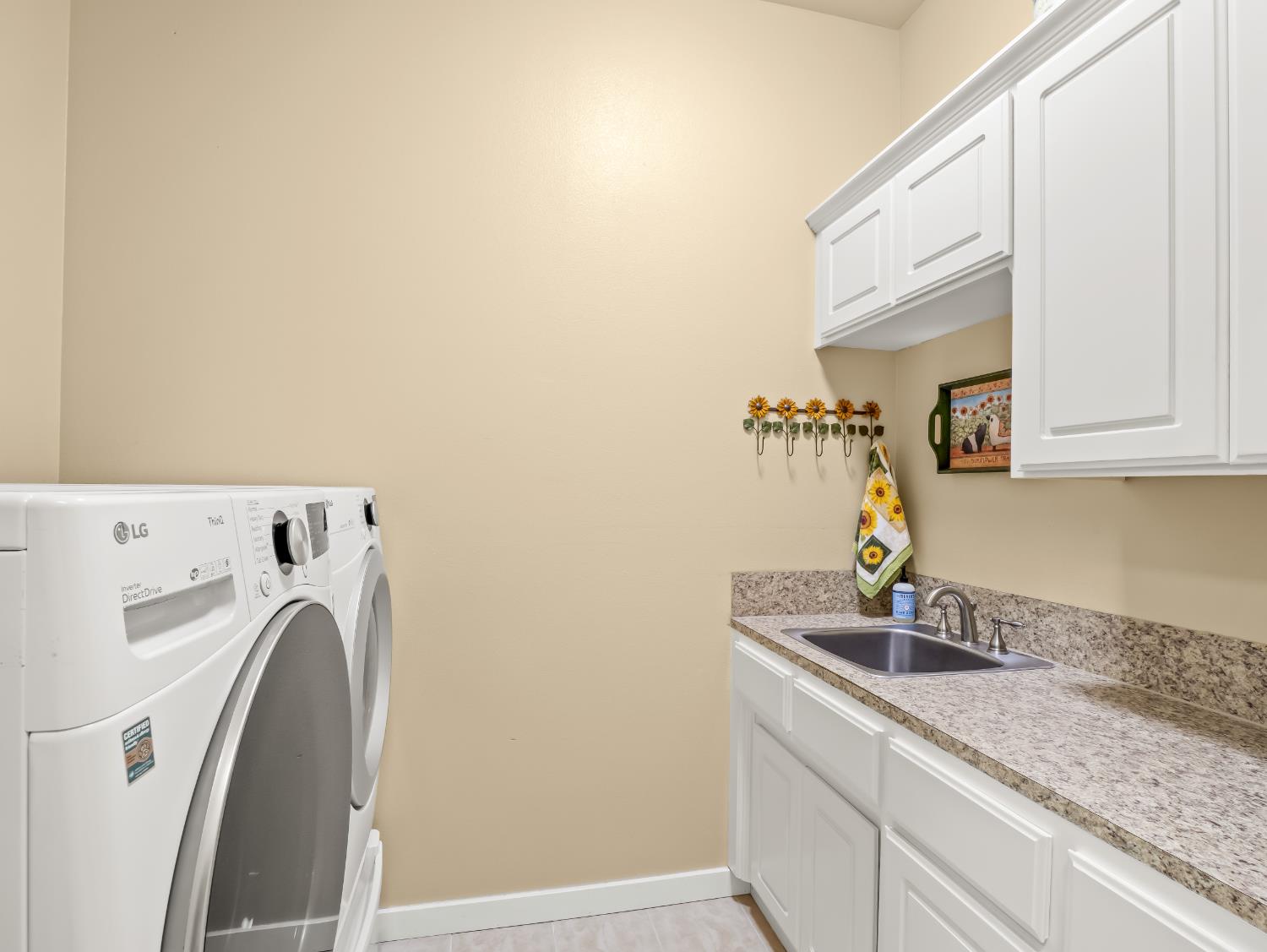 16787 Paula Rd, Madera, CA 93636