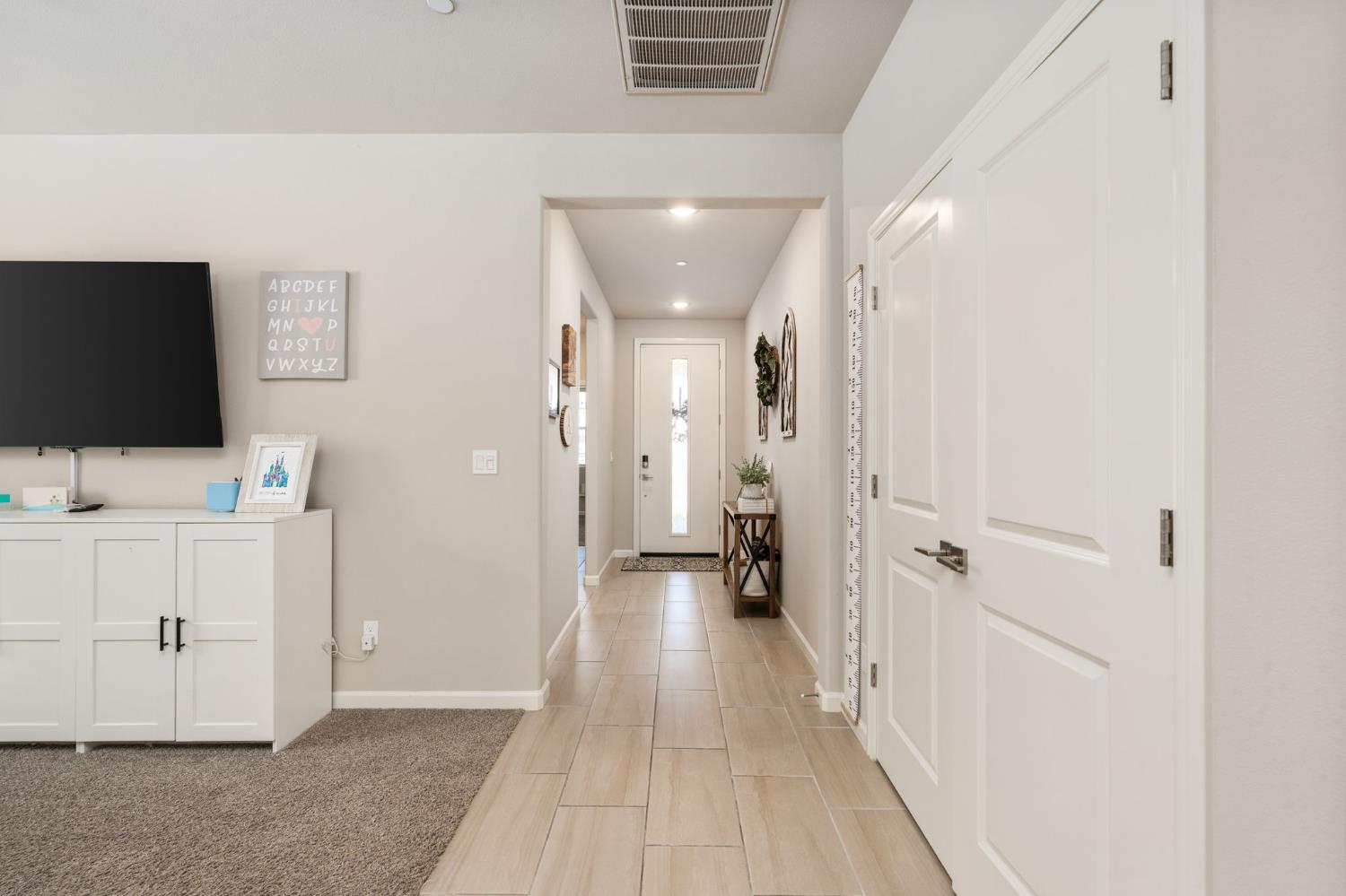 4110 Sussex Ave, Clovis, CA 93619