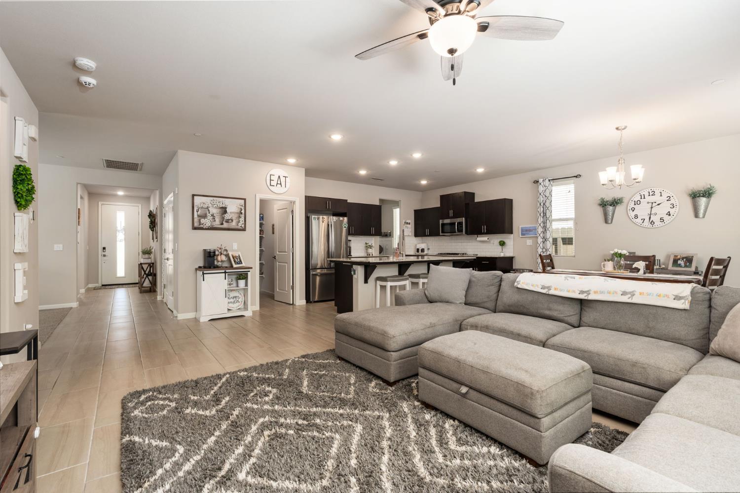 4110 Sussex Ave, Clovis, CA 93619