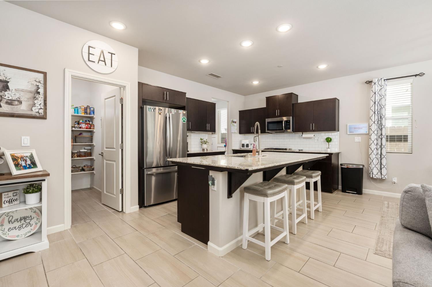 4110 Sussex Ave, Clovis, CA 93619