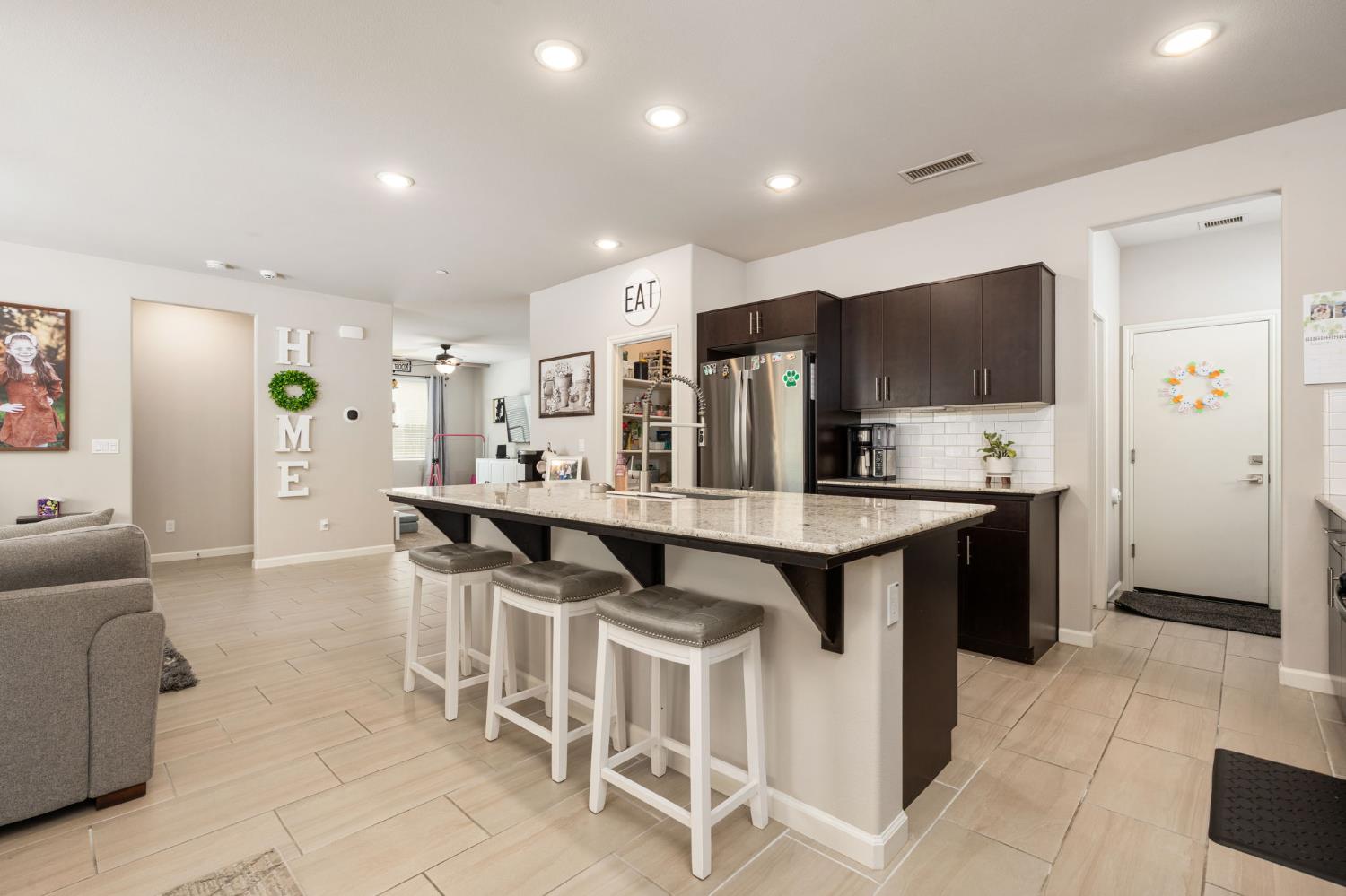 4110 Sussex Ave, Clovis, CA 93619