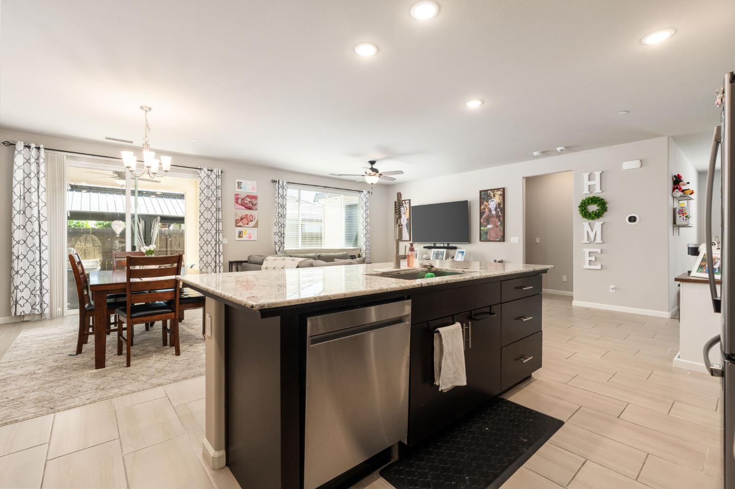 4110 Sussex Ave, Clovis, CA 93619