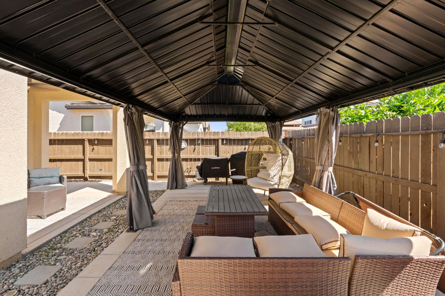 4110 Sussex Ave, Clovis, CA 93619