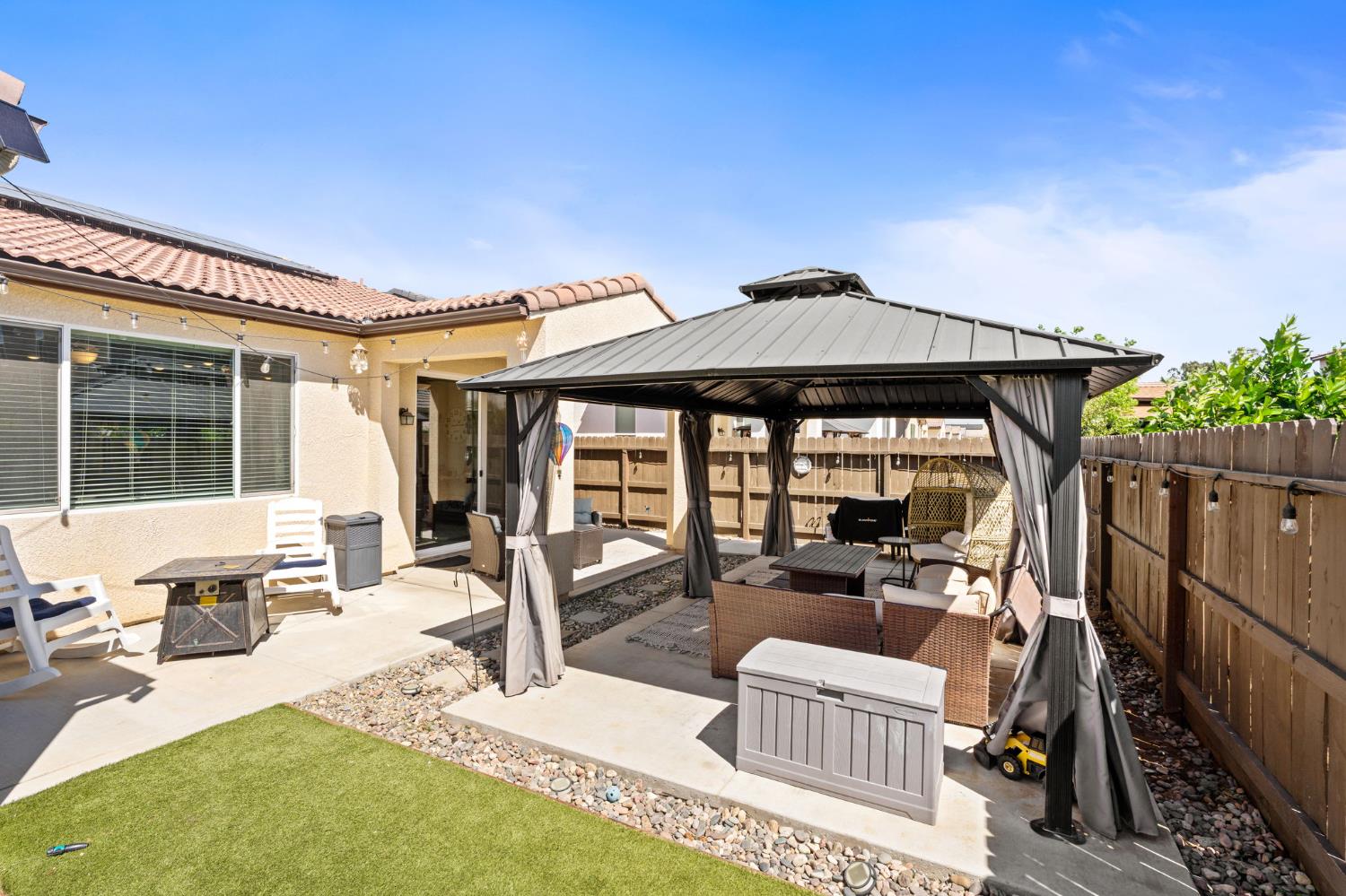 4110 Sussex Ave, Clovis, CA 93619