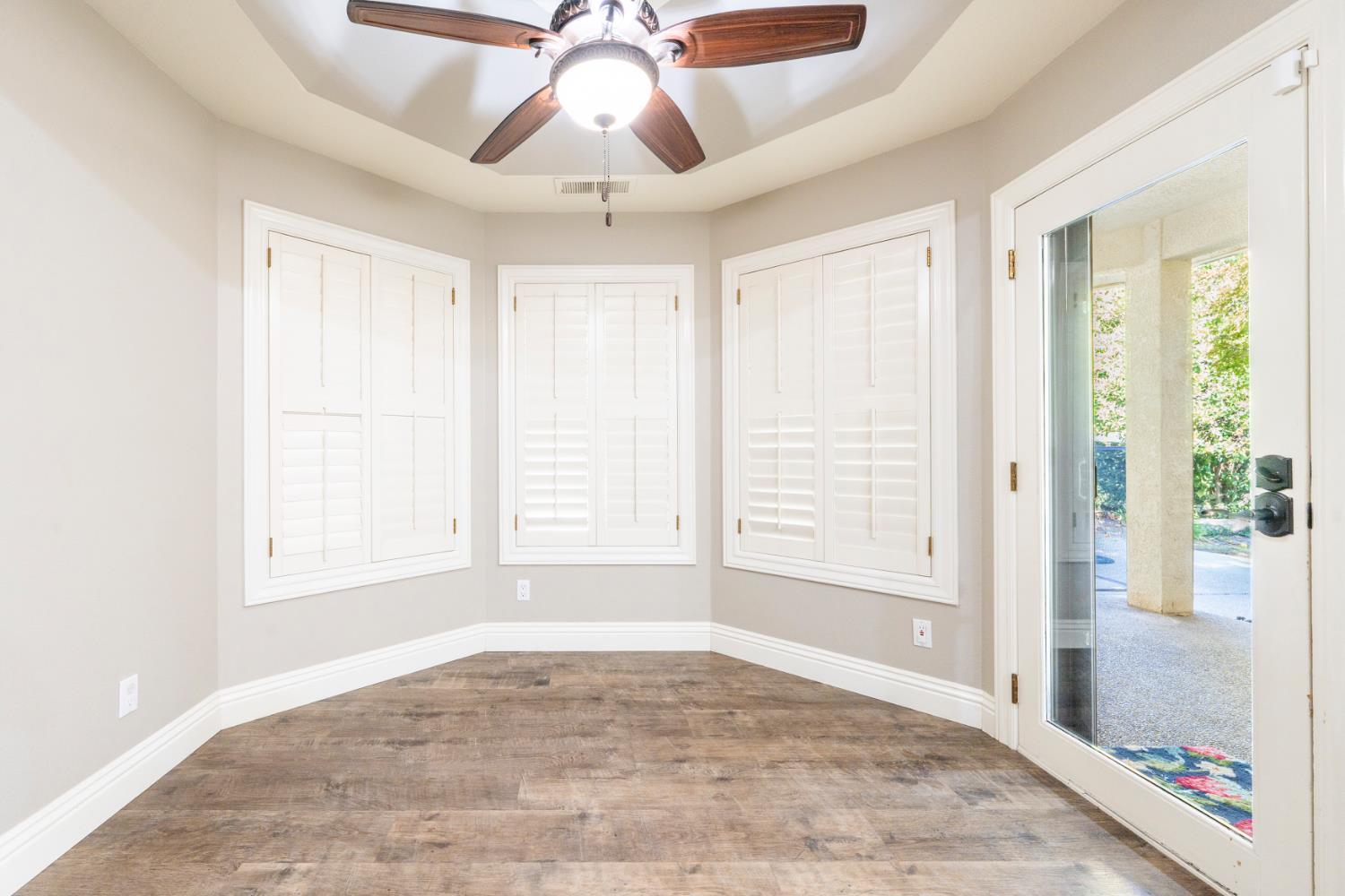 585 E Chesapeake Cir, Fresno, CA 93730