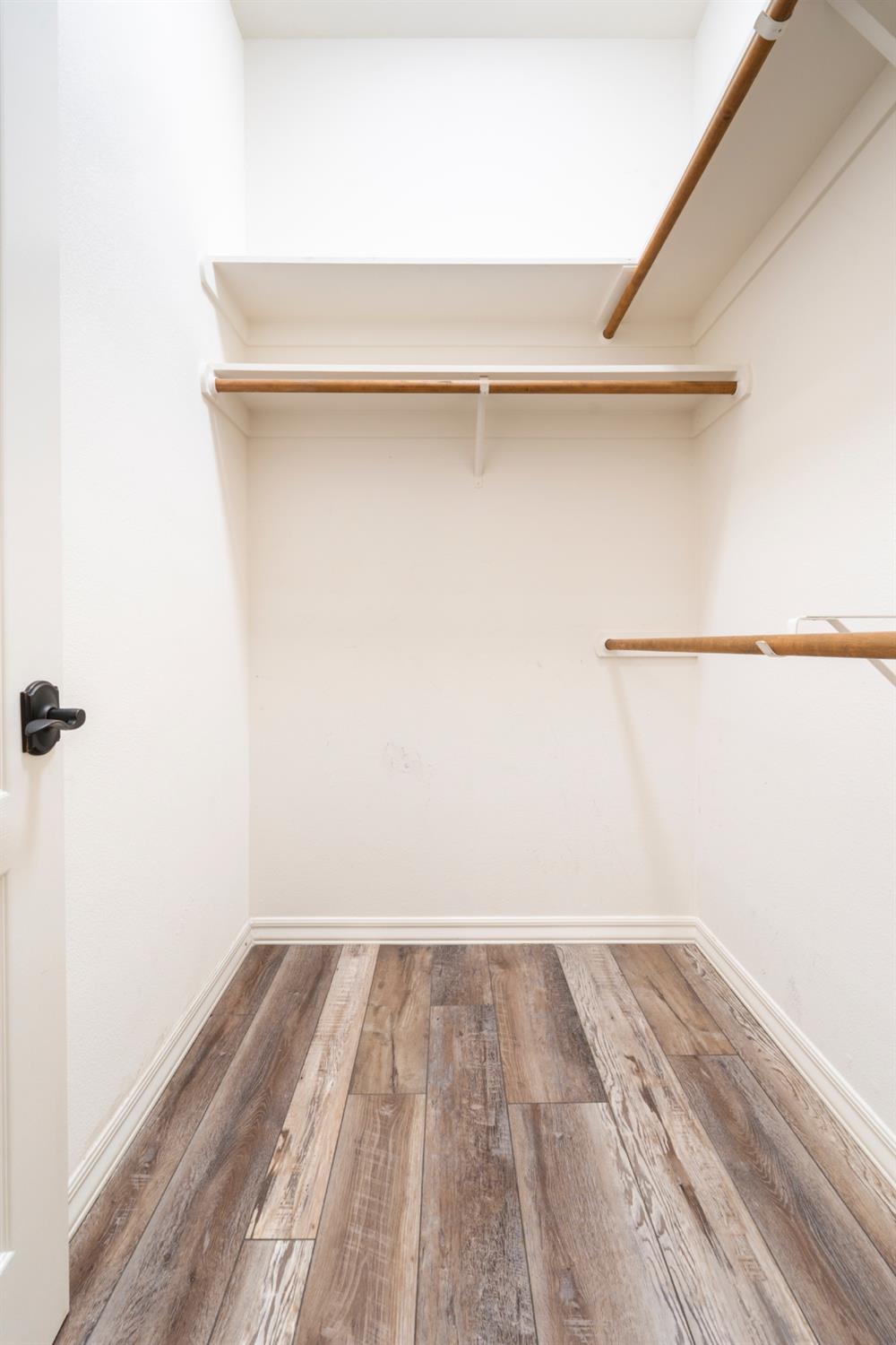 585 E Chesapeake Cir, Fresno, CA 93730