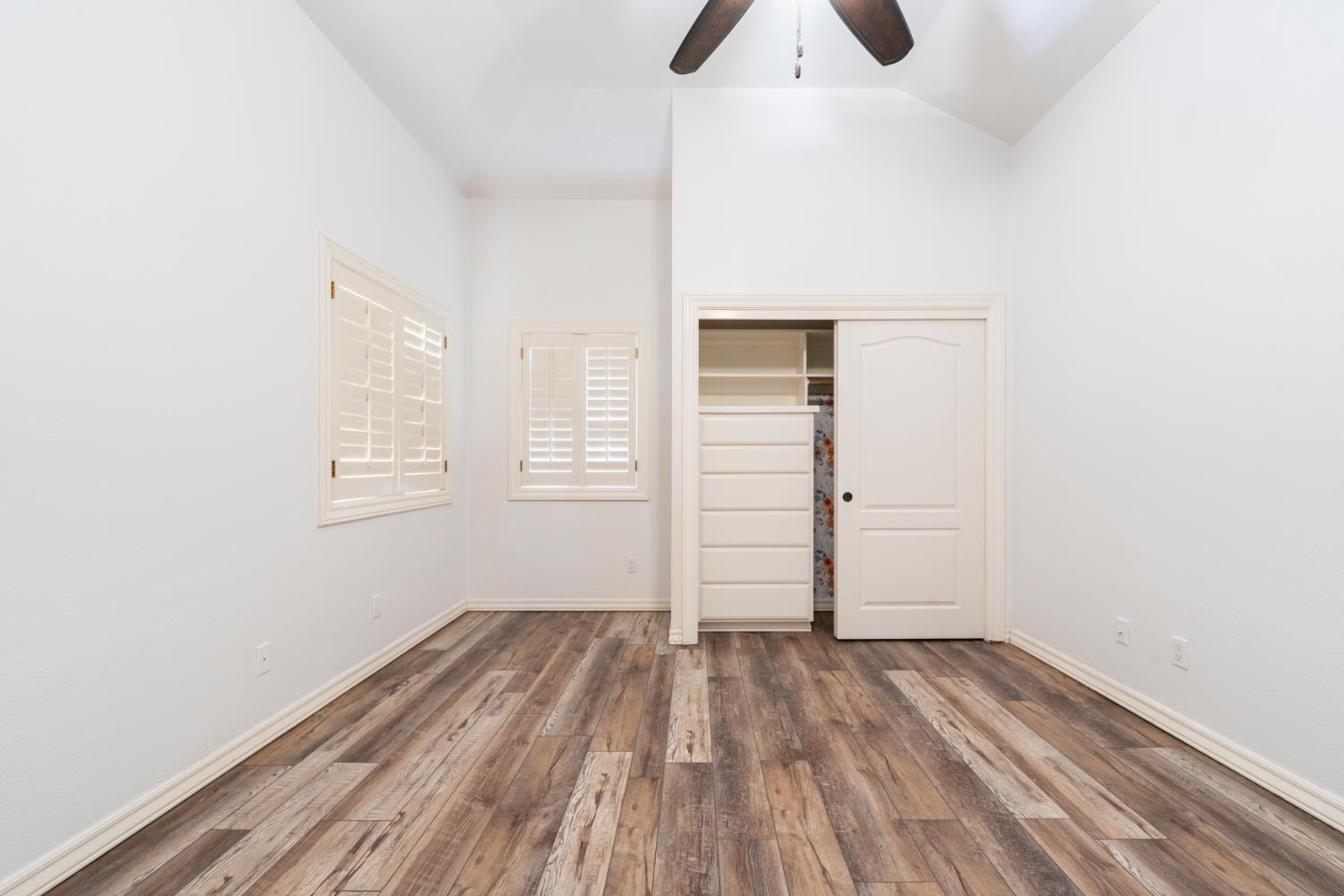 585 E Chesapeake Cir, Fresno, CA 93730