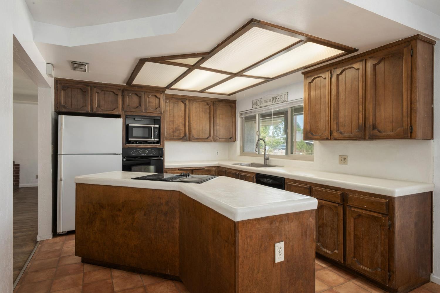 1017 W Vassar Ave, Fresno, CA 93705