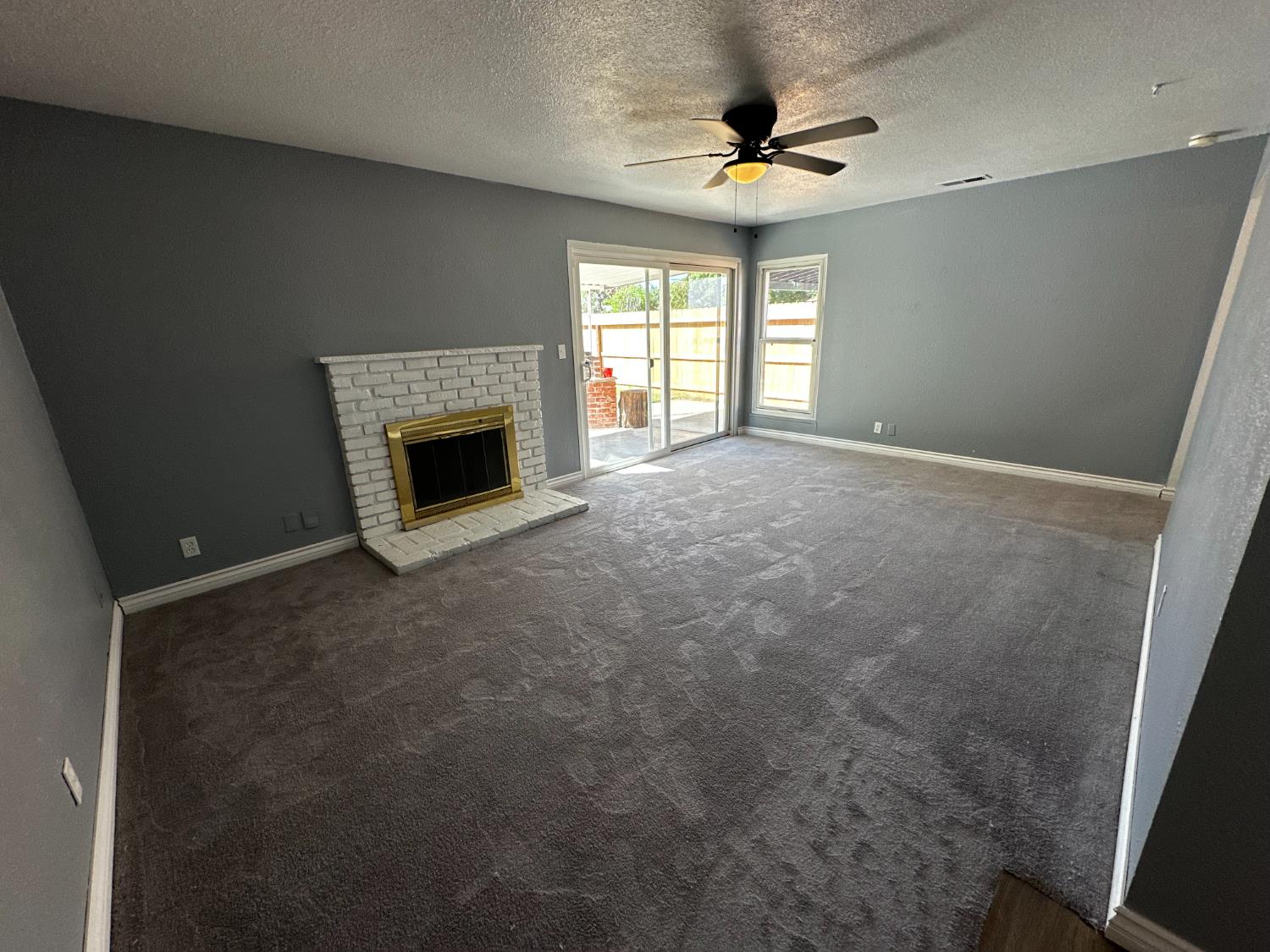 4104 E Ashlan Ave, Fresno, CA 93726