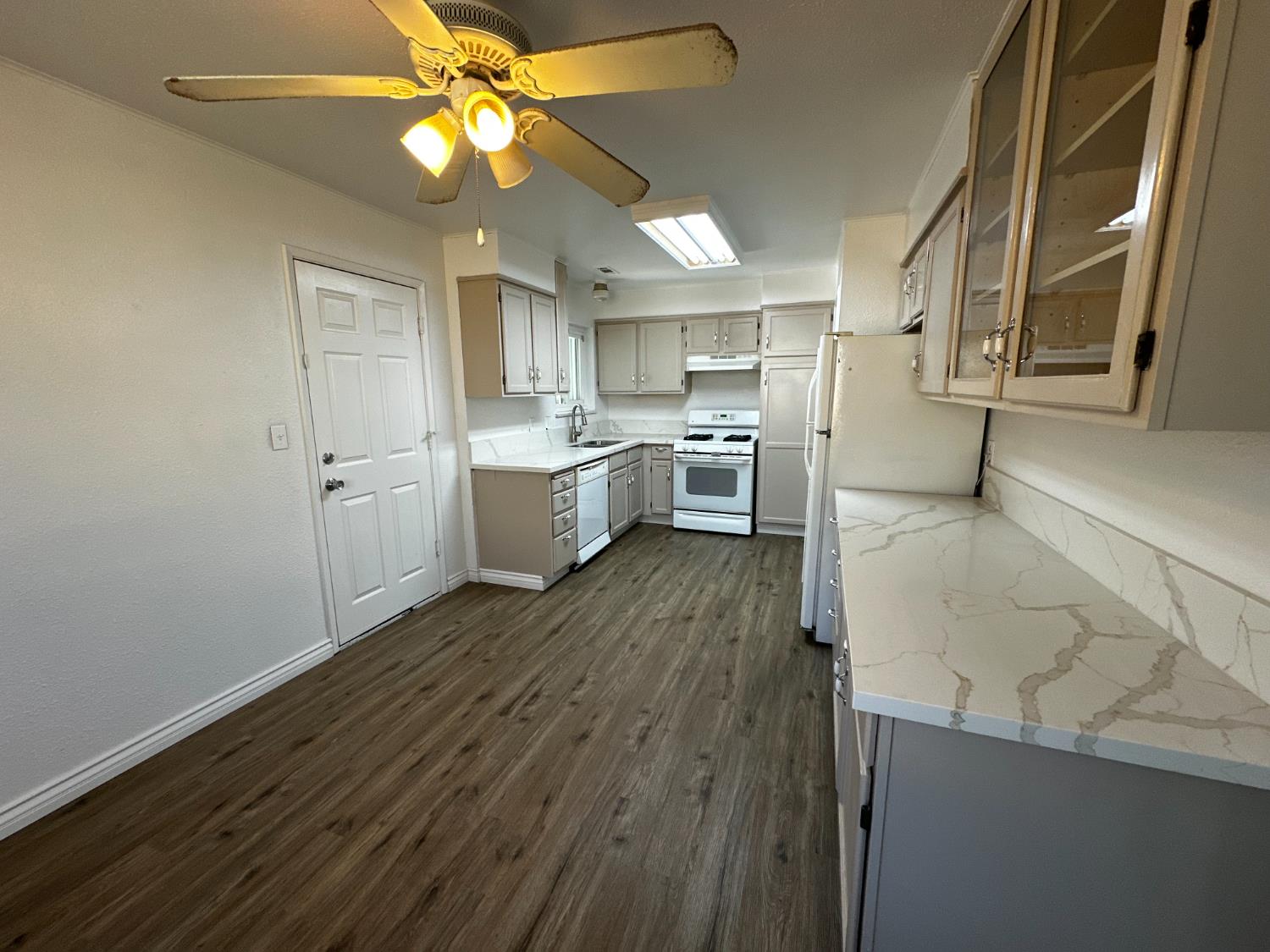 4104 E Ashlan Ave, Fresno, CA 93726