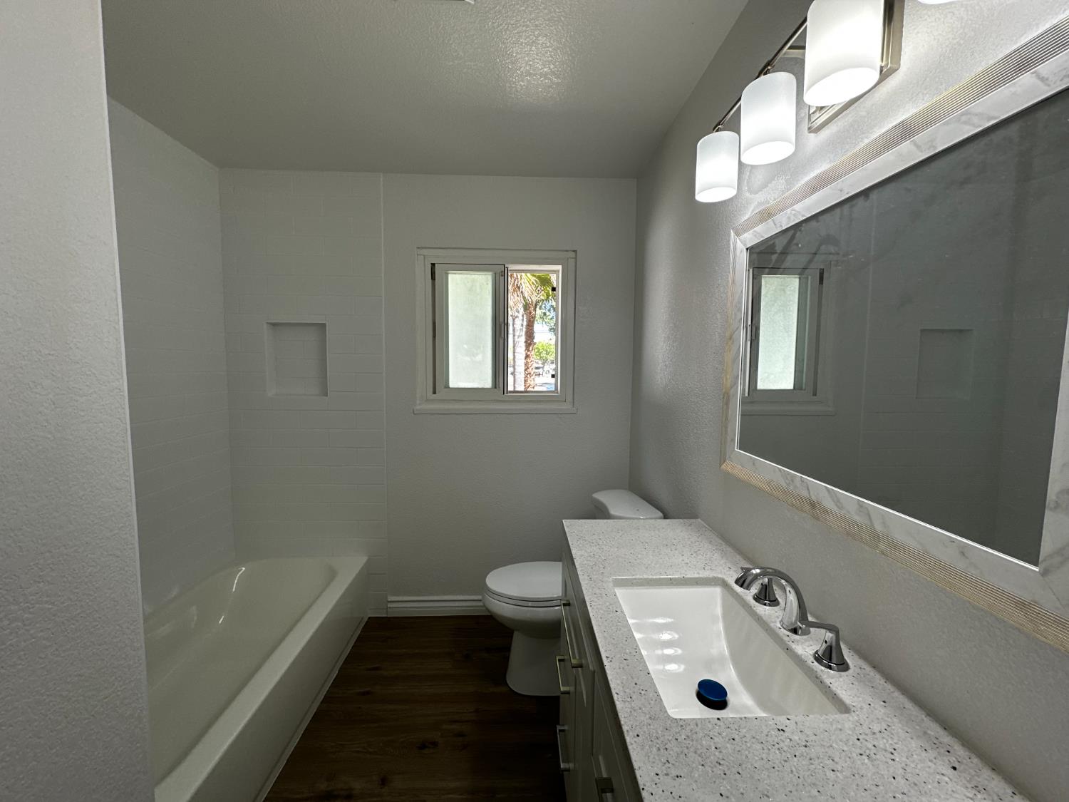 4104 E Ashlan Ave, Fresno, CA 93726