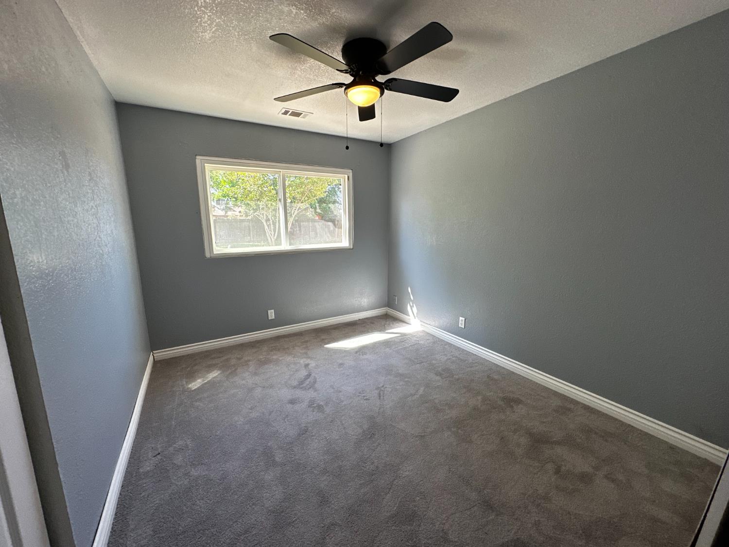 4104 E Ashlan Ave, Fresno, CA 93726