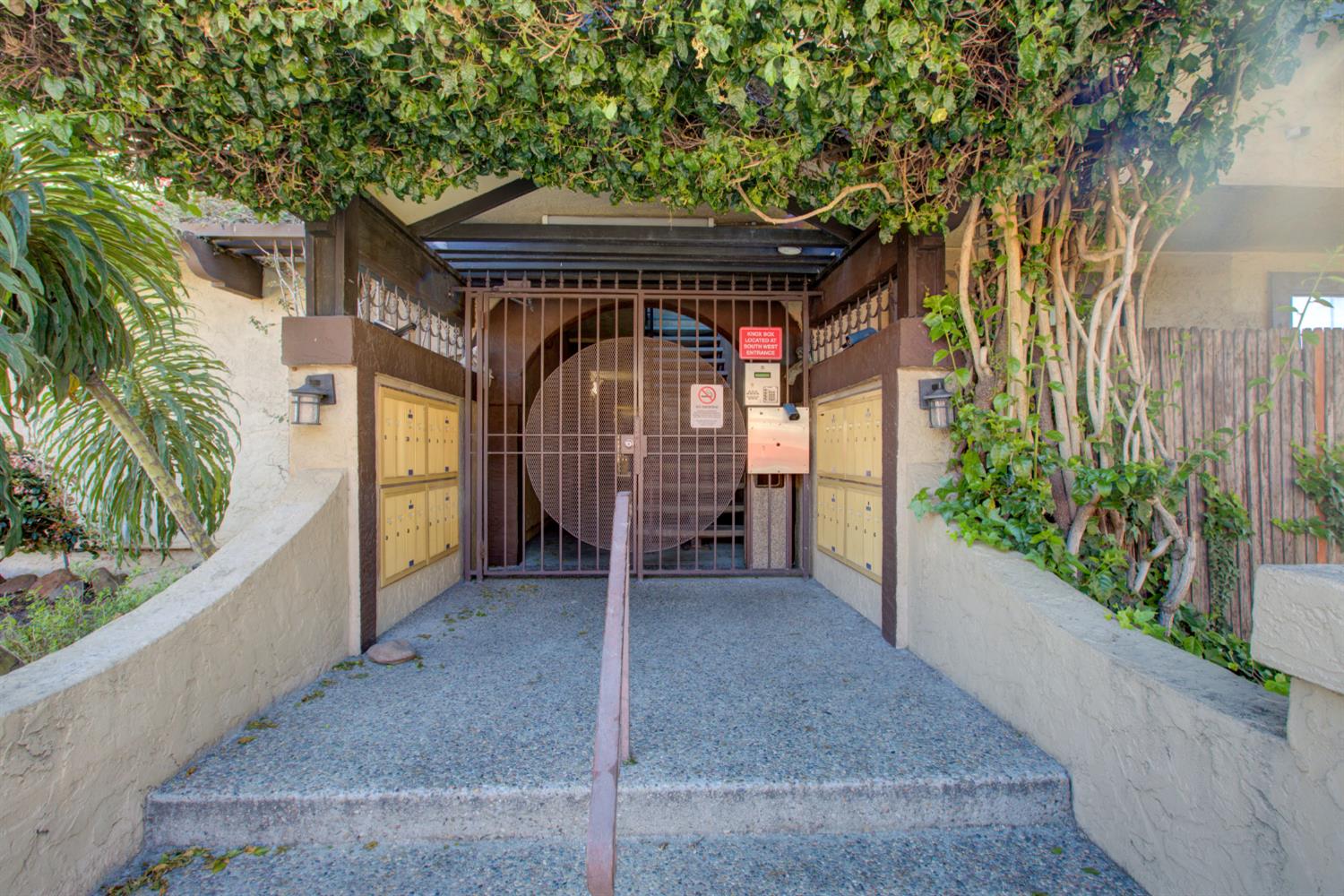 711 S Bayshore Blvd #10, San Mateo, CA 94401