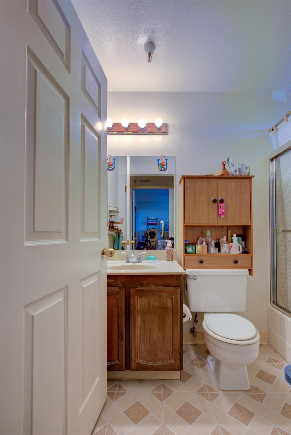 711 S Bayshore Blvd #10, San Mateo, CA 94401