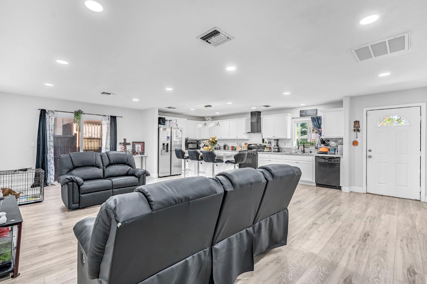 21 E Eden, Fresno, CA 93706