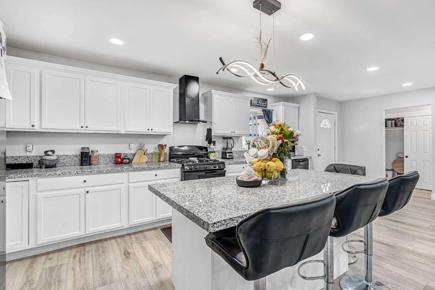 21 E Eden, Fresno, CA 93706