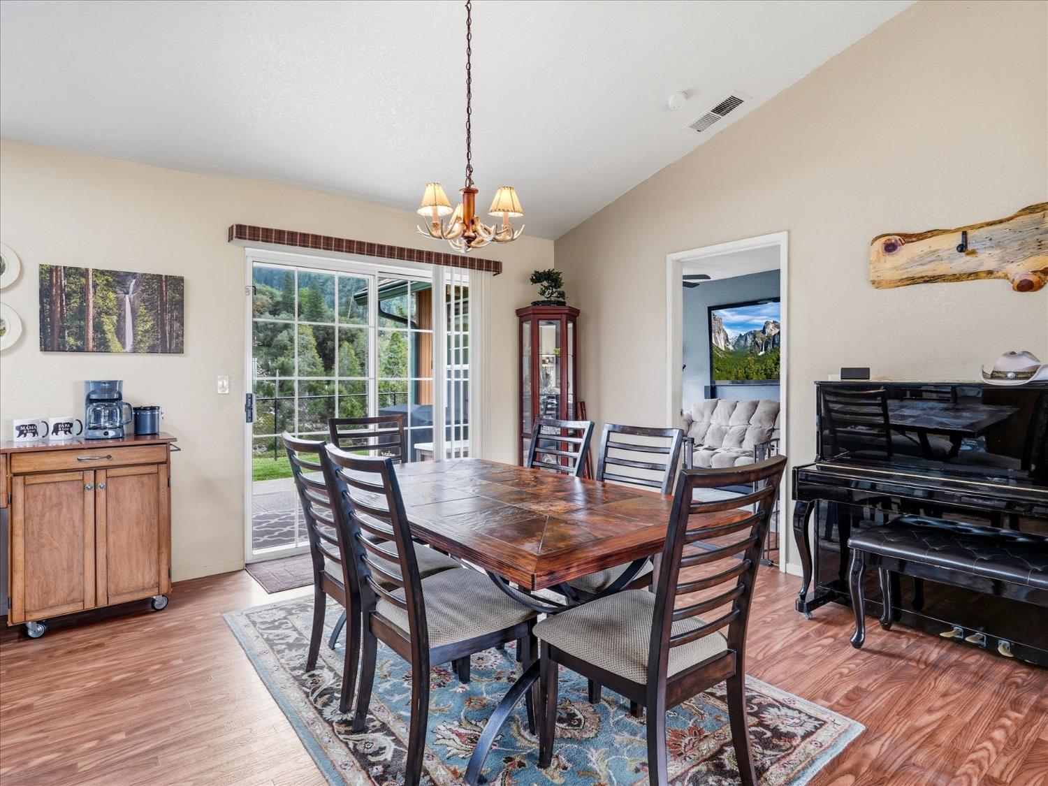 6132 Chowchilla Mountain Rd, Mariposa, CA 95338