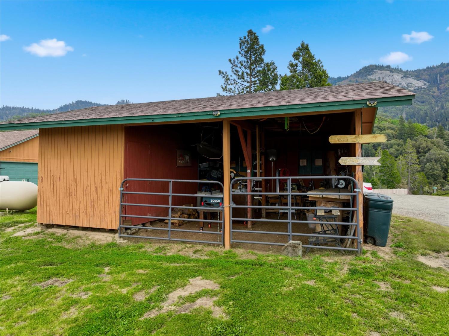 6132 Chowchilla Mountain Rd, Mariposa, CA 95338