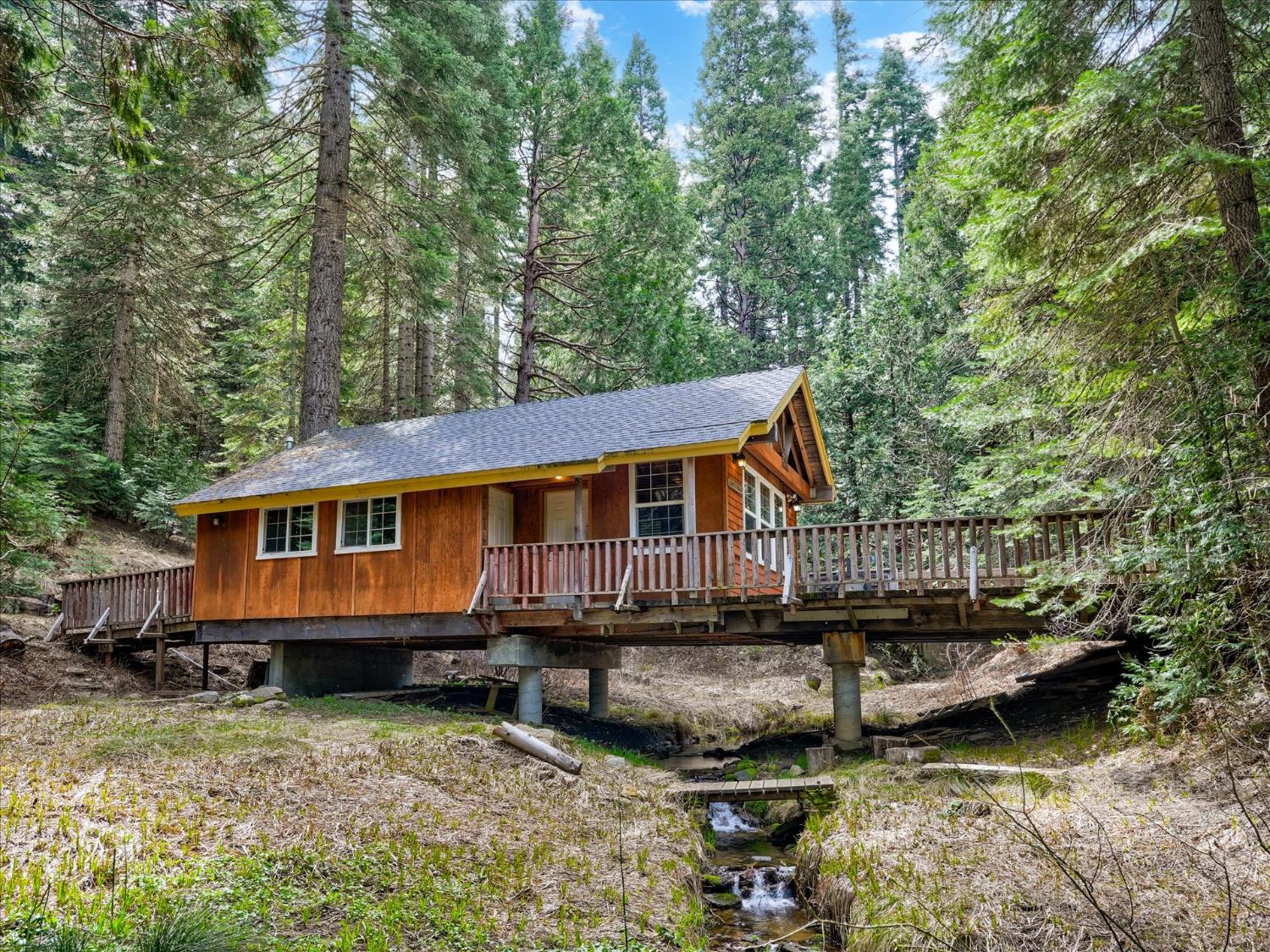 7739 Black Pine, Fish Camp, CA 93623