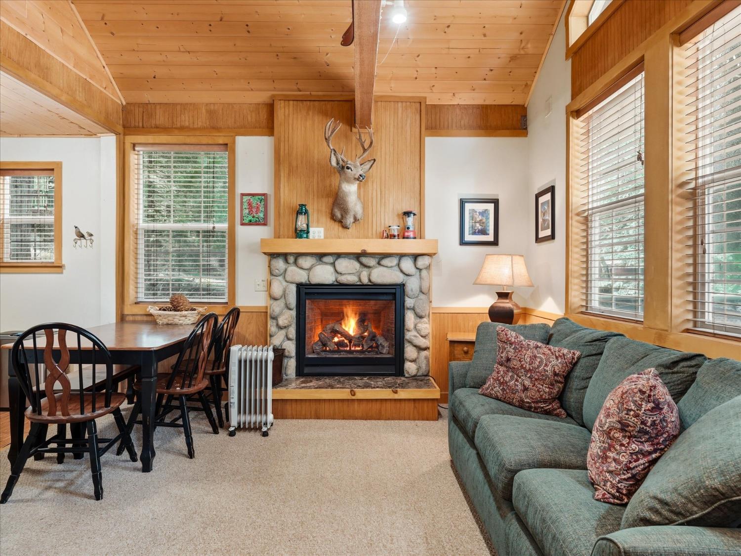 7739 Black Pine, Fish Camp, CA 93623