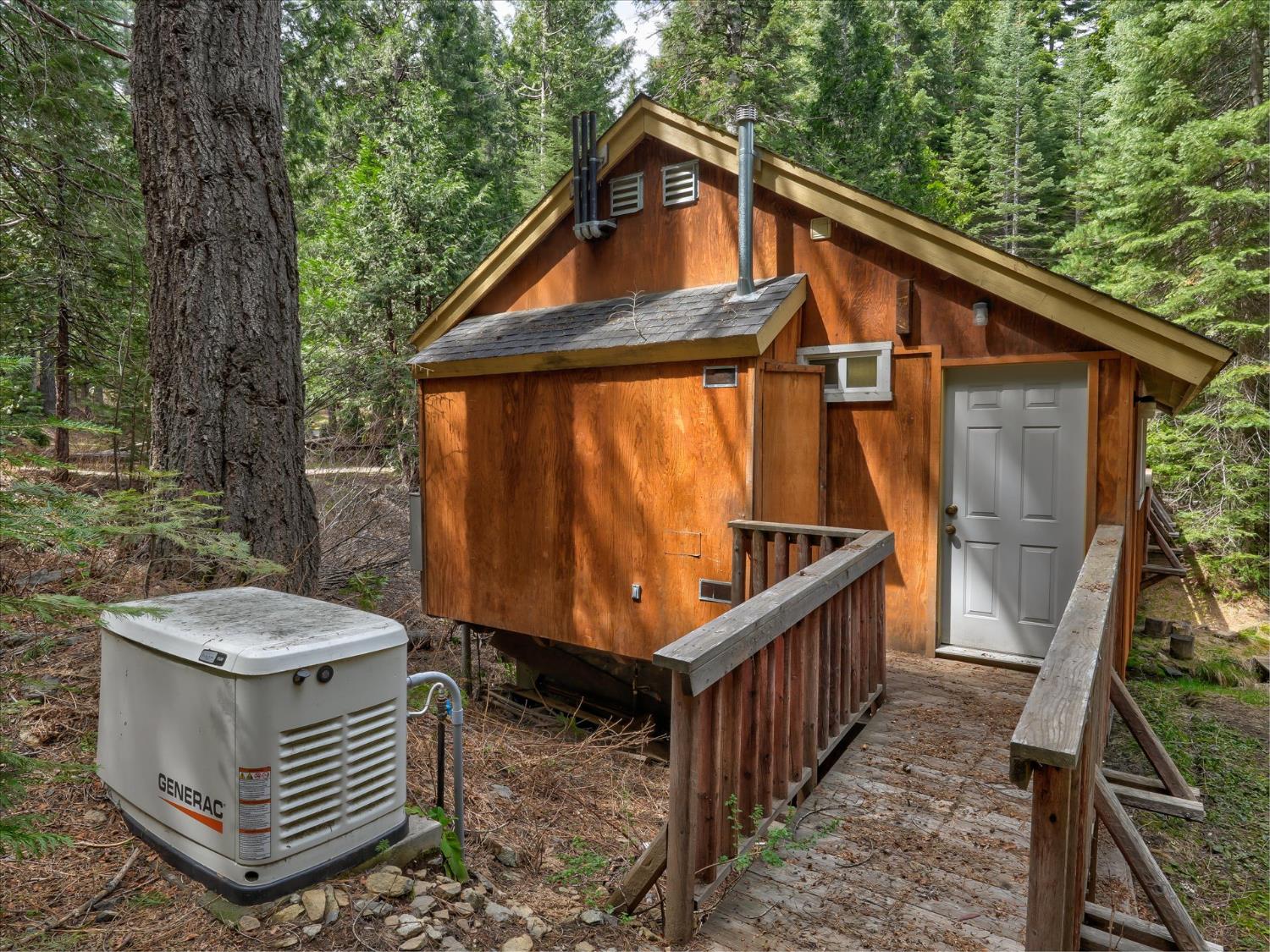 7739 Black Pine, Fish Camp, CA 93623