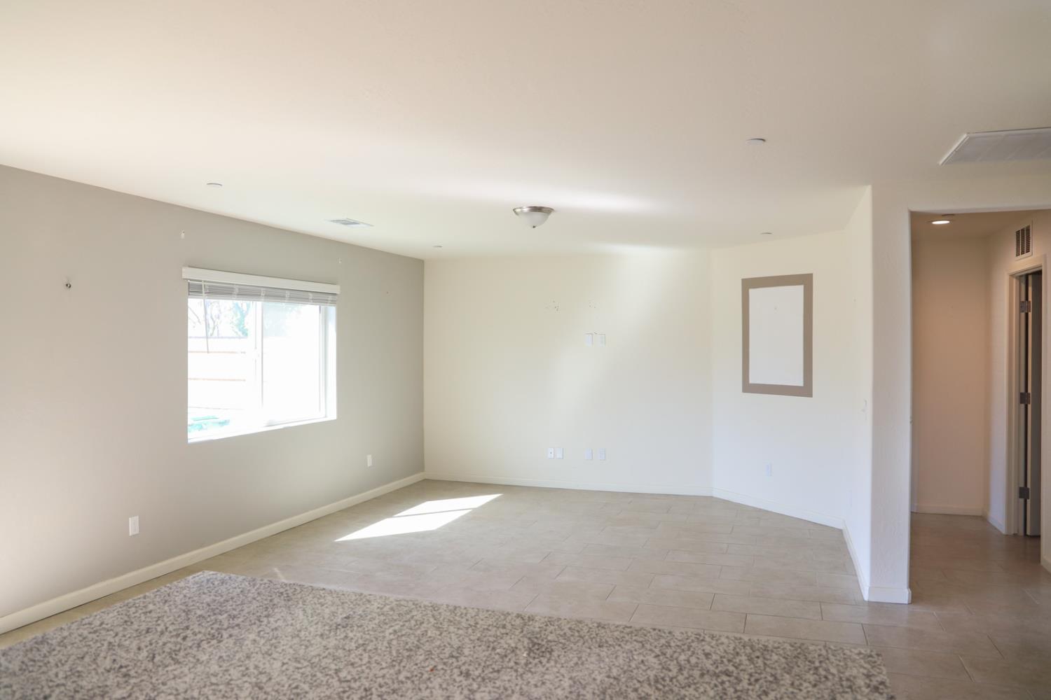 2035 W Chianti Way, Hanford, CA 93230