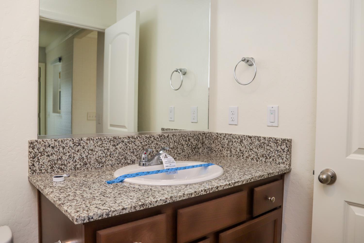 2035 W Chianti Way, Hanford, CA 93230