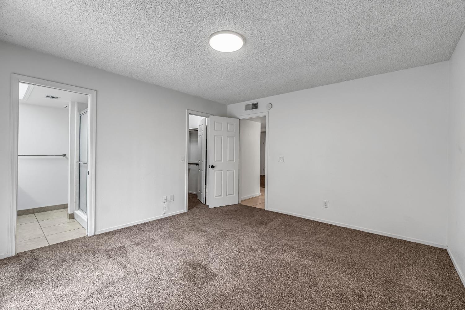 1718 Ash Ave, Clovis, CA 93611