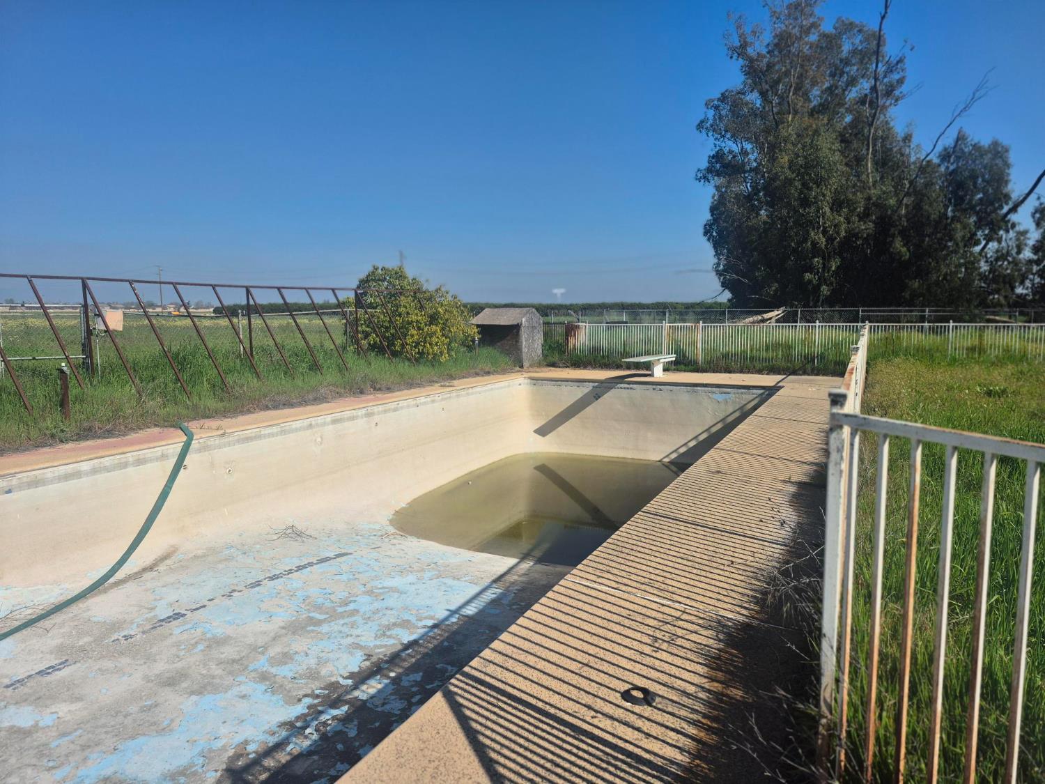 6136 E Church Ave, Fresno, CA 93727