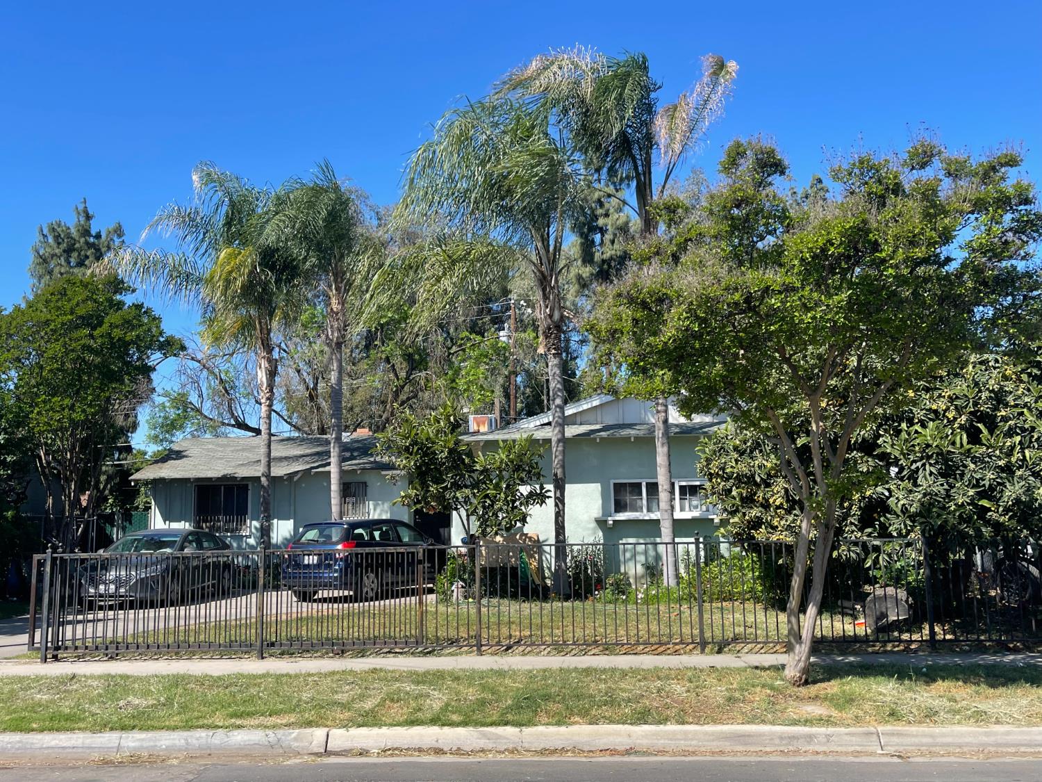 1428 S Sierra Vista Ave, Fresno, CA 92702