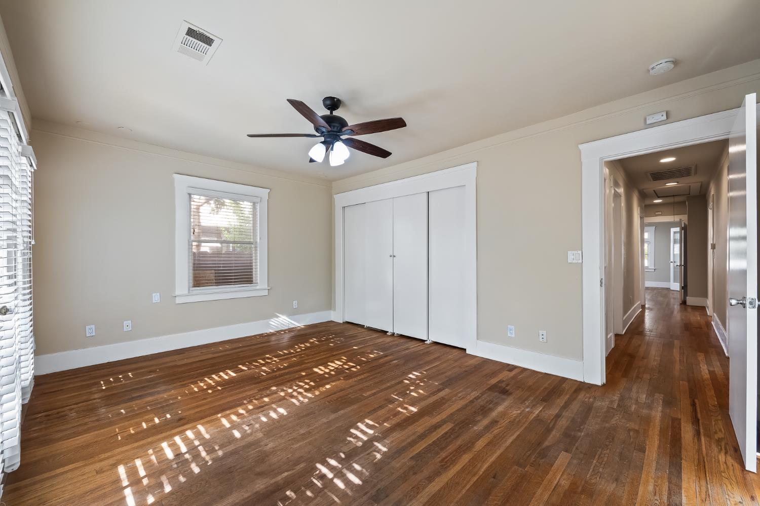 1521 N College Ave, Fresno, CA 93728