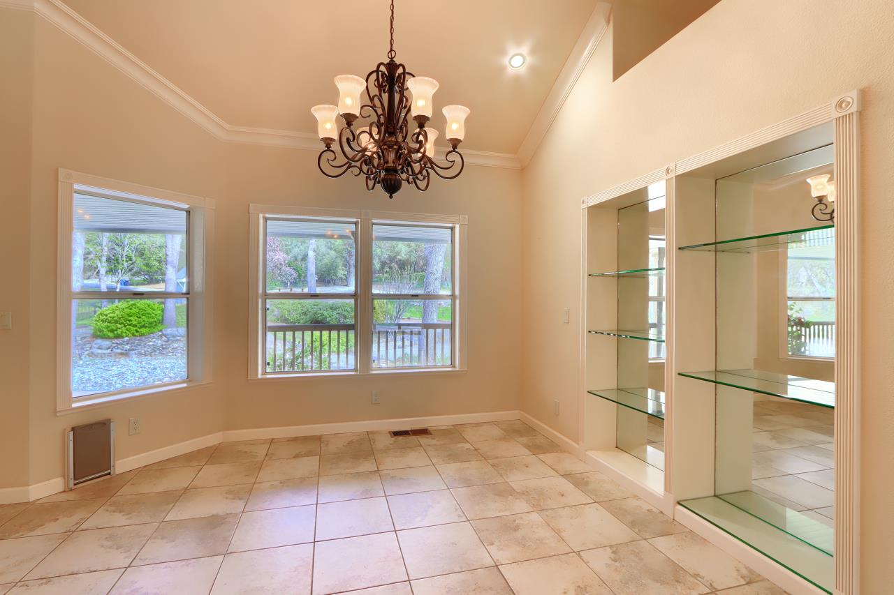 46580 Vista Del Rio Dr, Oakhurst, CA 93644