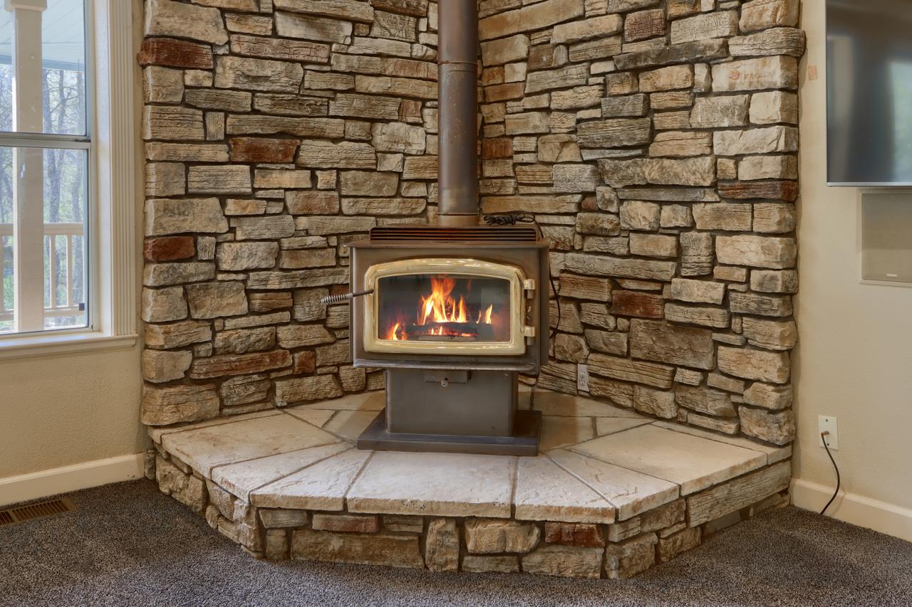 46580 Vista Del Rio Dr, Oakhurst, CA 93644