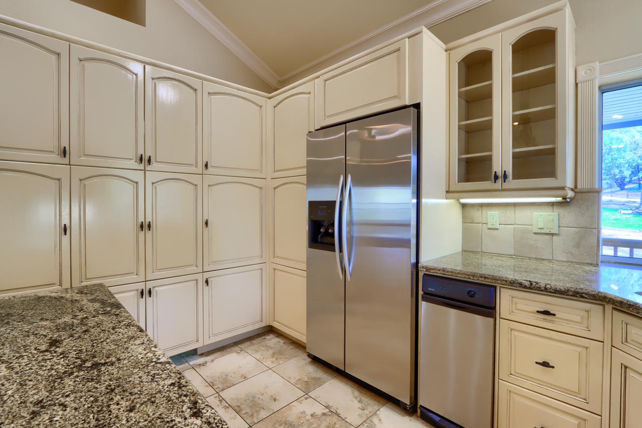 46580 Vista Del Rio Dr, Oakhurst, CA 93644