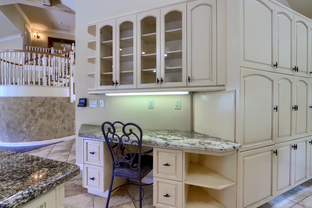 46580 Vista Del Rio Dr, Oakhurst, CA 93644